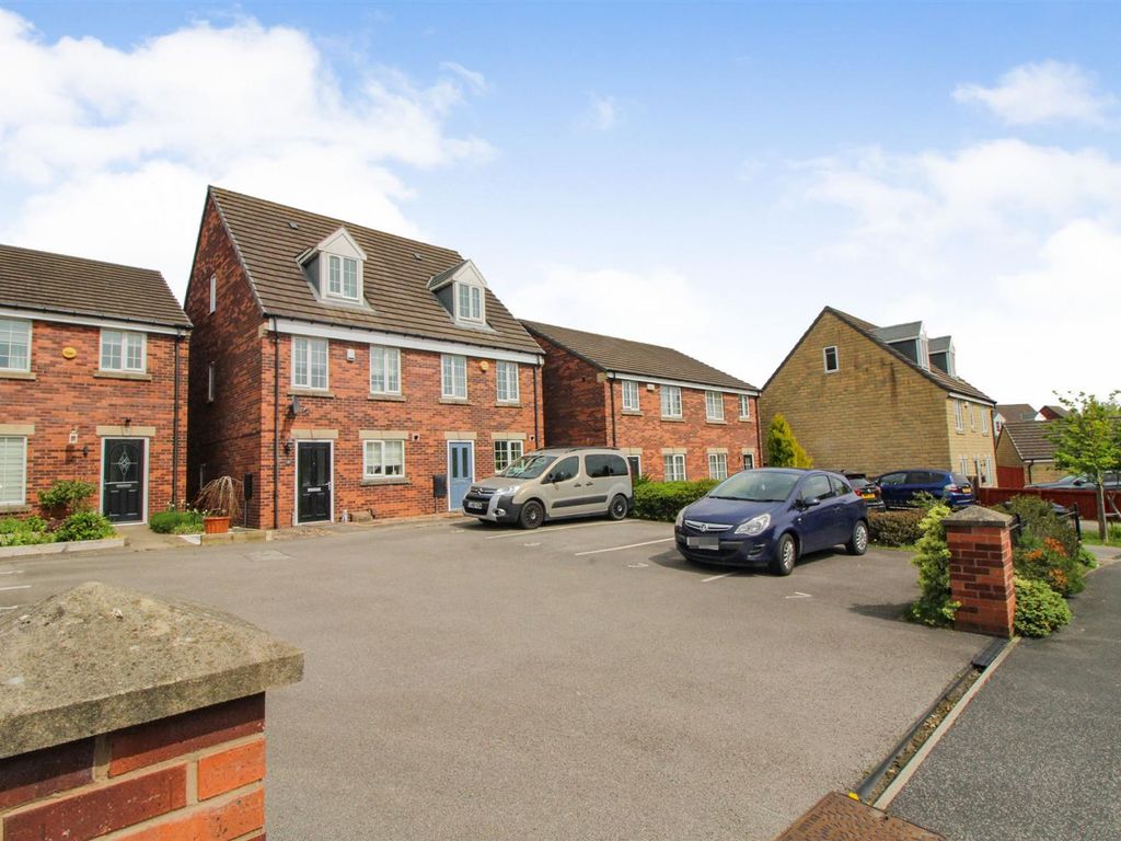 3 bed semidetached house for sale in Newhall Park Drive, Bradford BD5