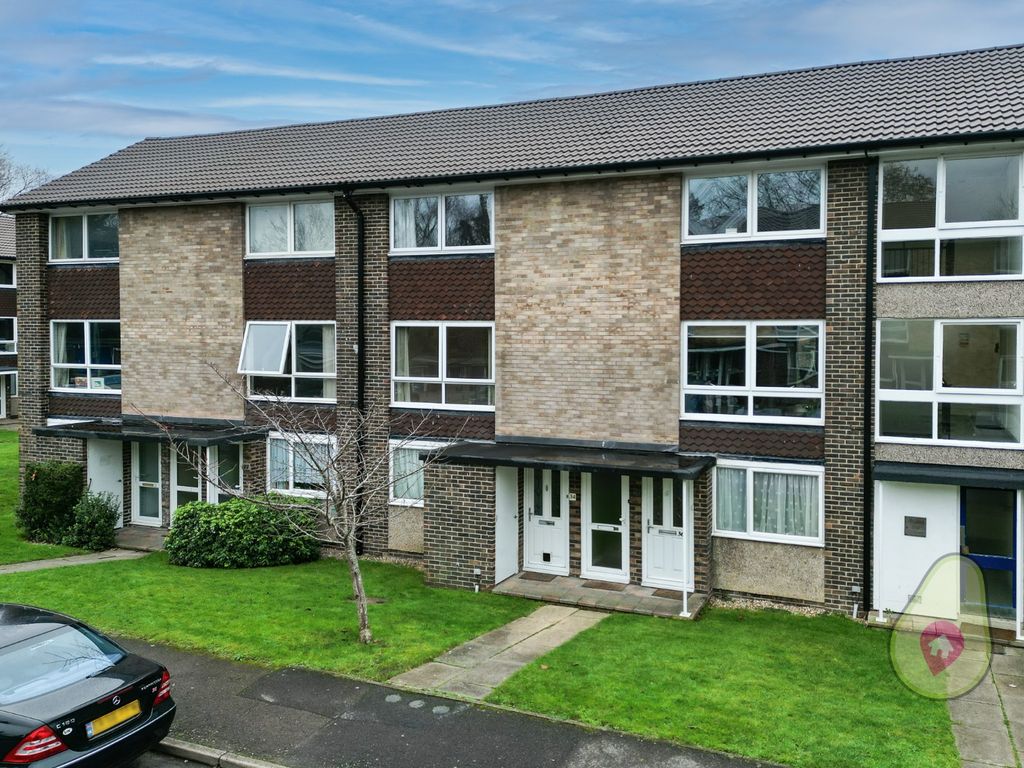 2 bed for sale in Broadlands Court, Wokingham Road