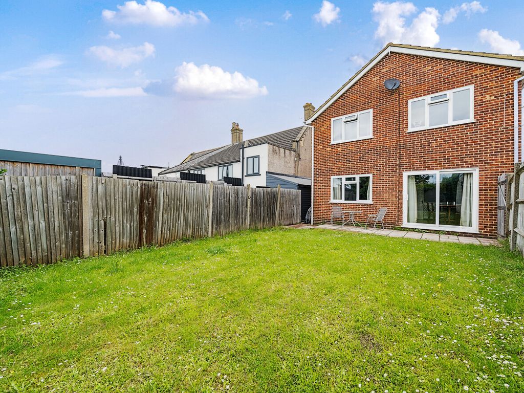 3 bed detached house for sale in New Road, South Darenth, Dartford