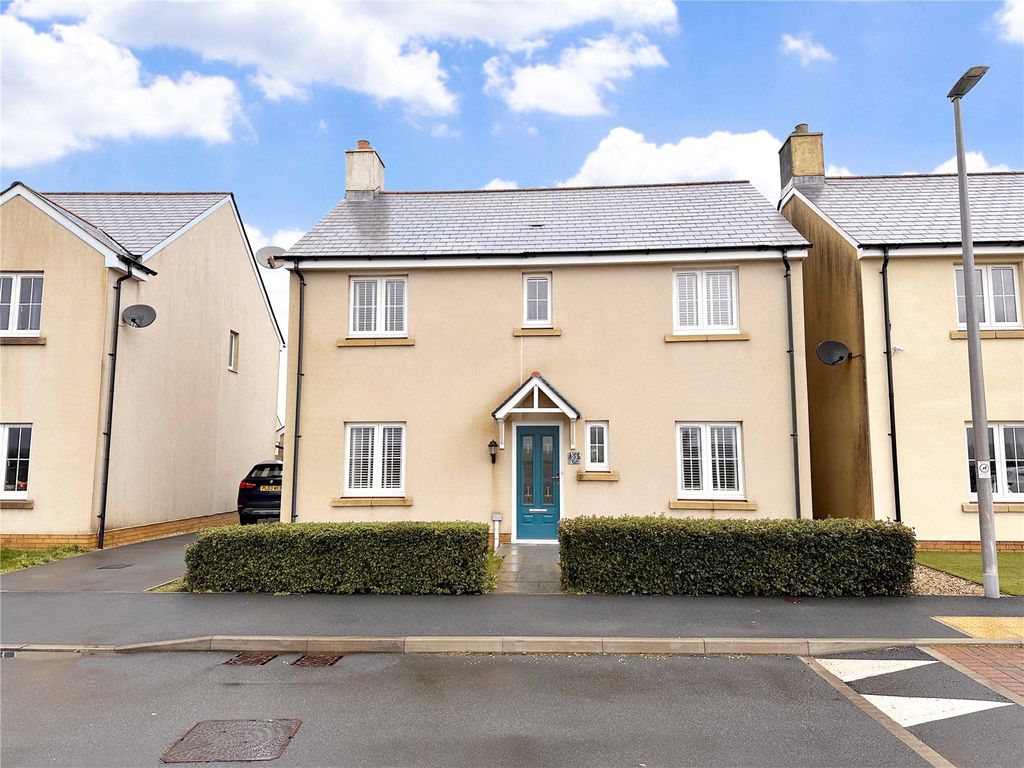 4 bed detached house for sale in Rhes Brickyard Row, Llanelli