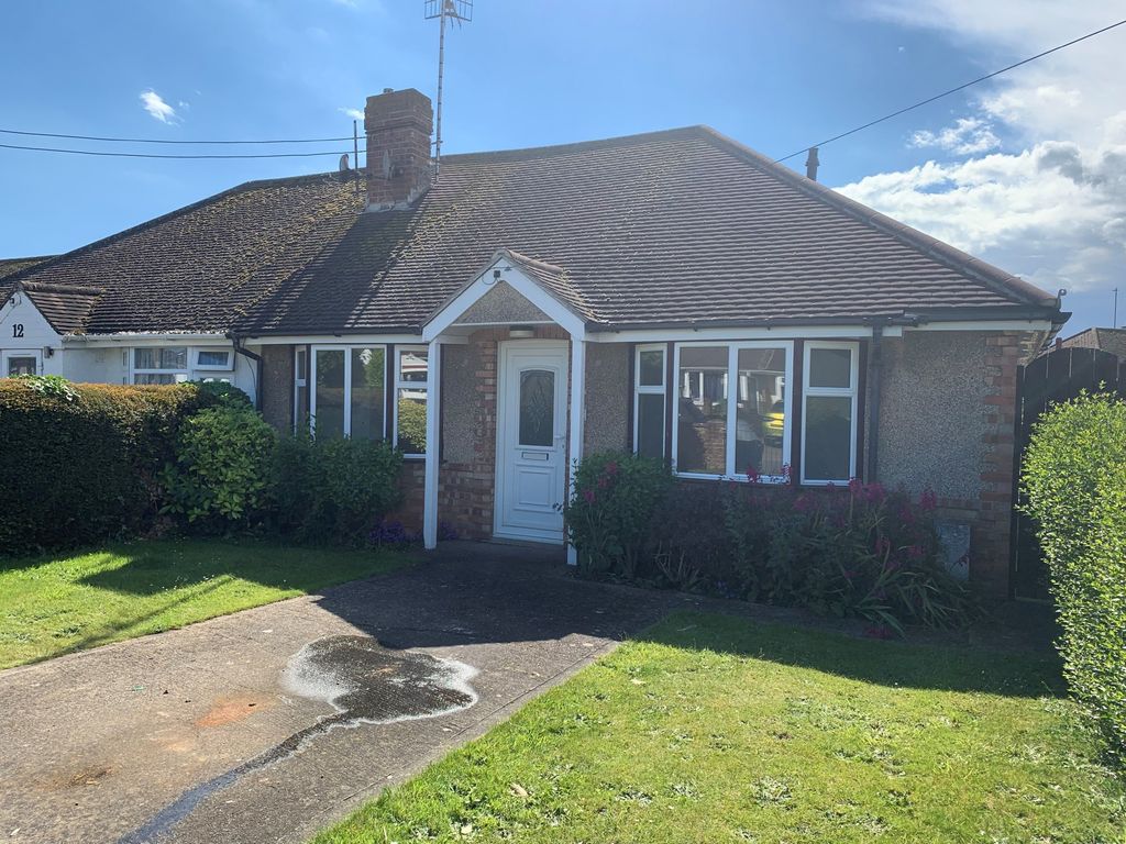 2 bed semidetached bungalow to rent in Clarence Avenue, Wick