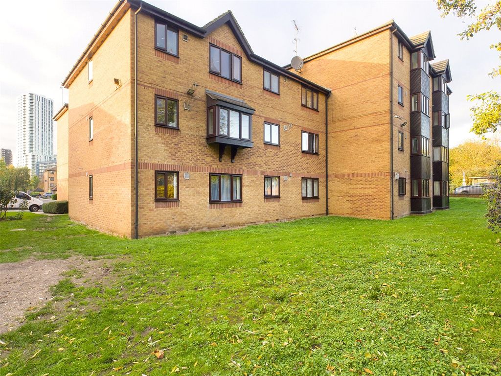1 bed flat for sale in Bream Close, London N17 Zoopla