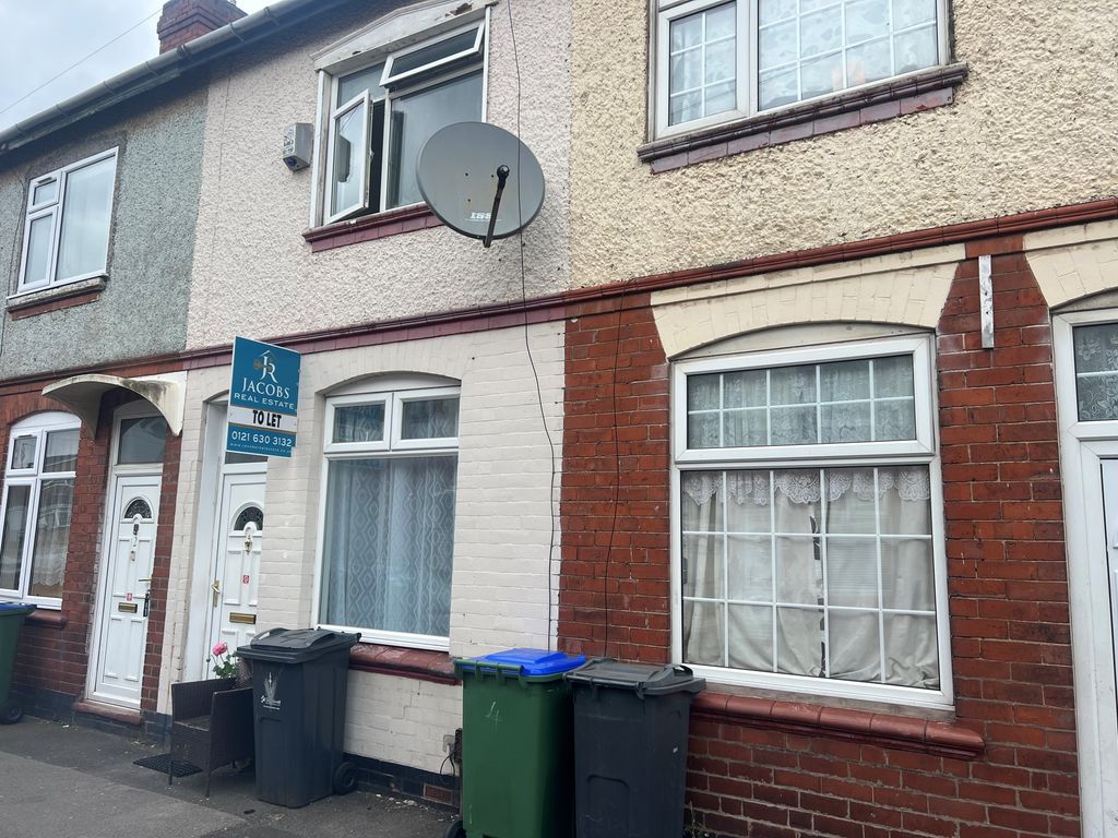 2 bed terraced house to rent in Hayes Street, West Bromwich B70, £900