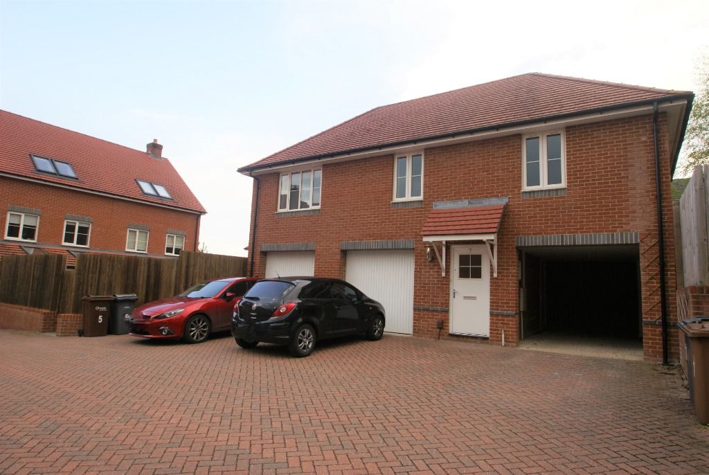 2 bed detached house to rent in Adams Road, Picket Piece, Andover SP11