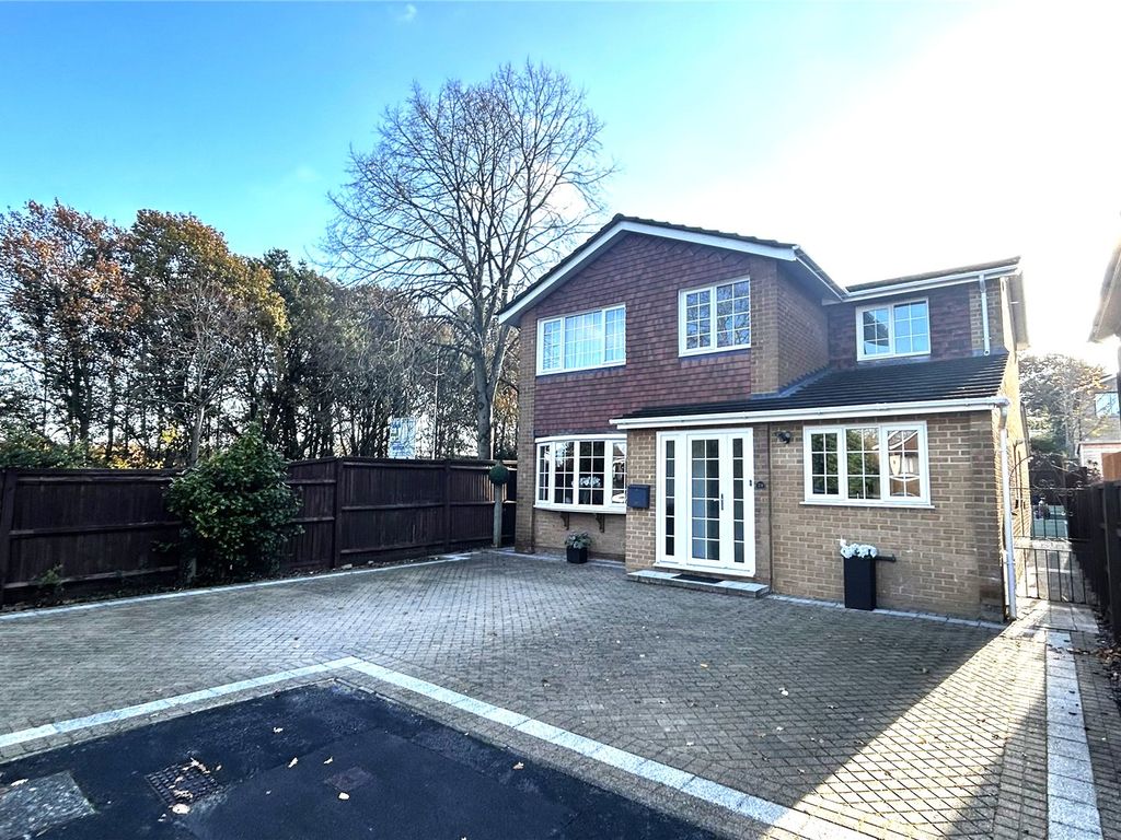 5 bed detached house for sale in Avebury, Bracknell, Berkshire RG12, £575,000 Zoopla