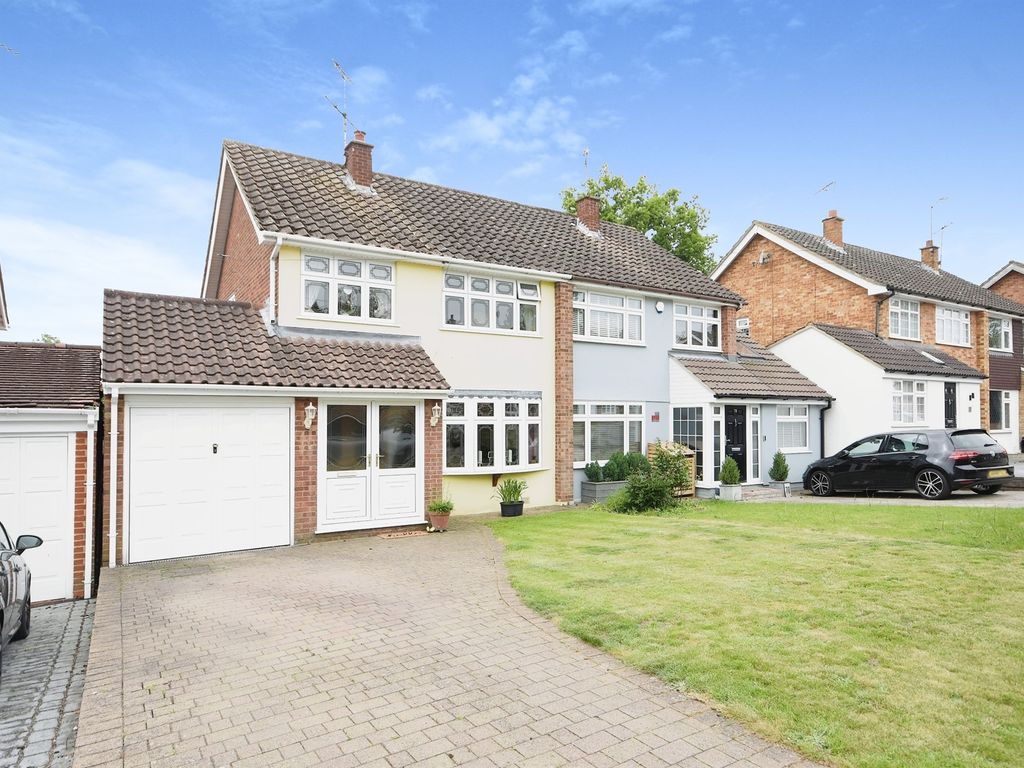 3 bed semidetached house for sale in Lime Grove, Doddinghurst
