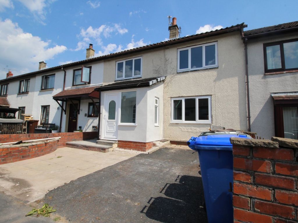 3 bed terraced house to rent in Lawnwood Avenue, Chorley, Lancashire