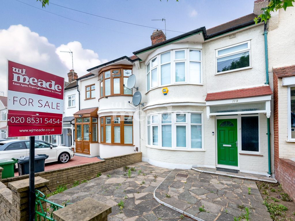 3 bed terraced house for sale in Middleton Avenue, London E4 Zoopla