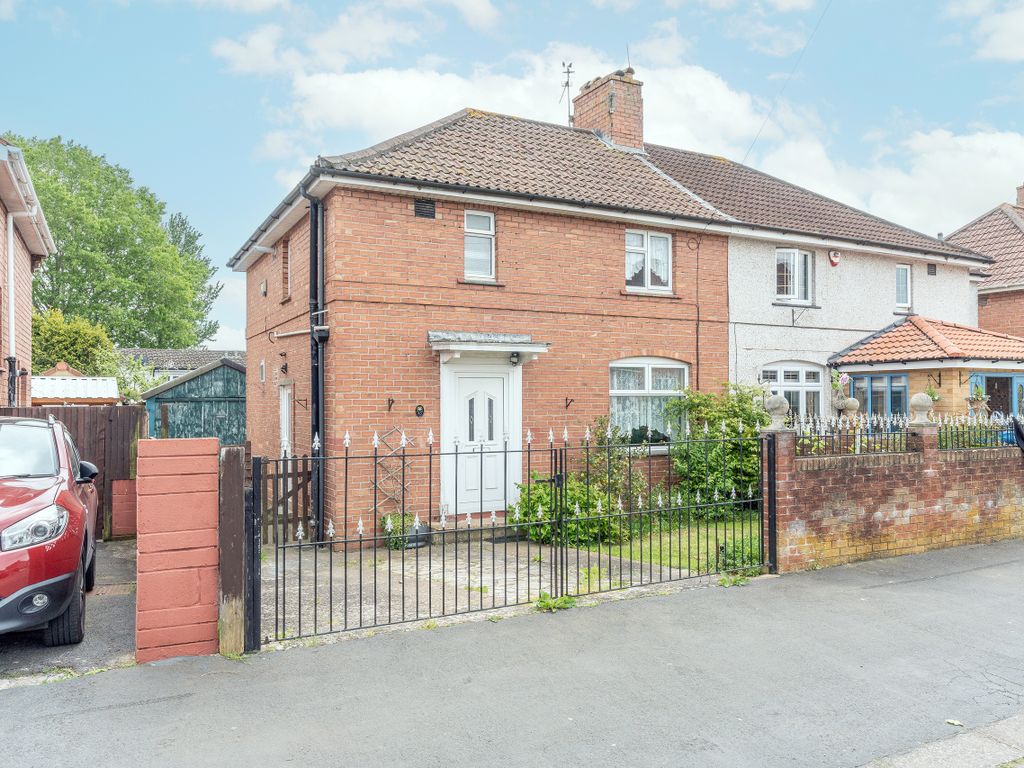 3 bed semidetached house for sale in Wallingford Road, Knowle West