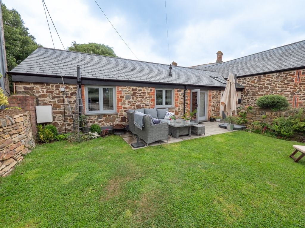 2 bed barn conversion for sale in Bridgerule, Holsworthy EX22, £315,000