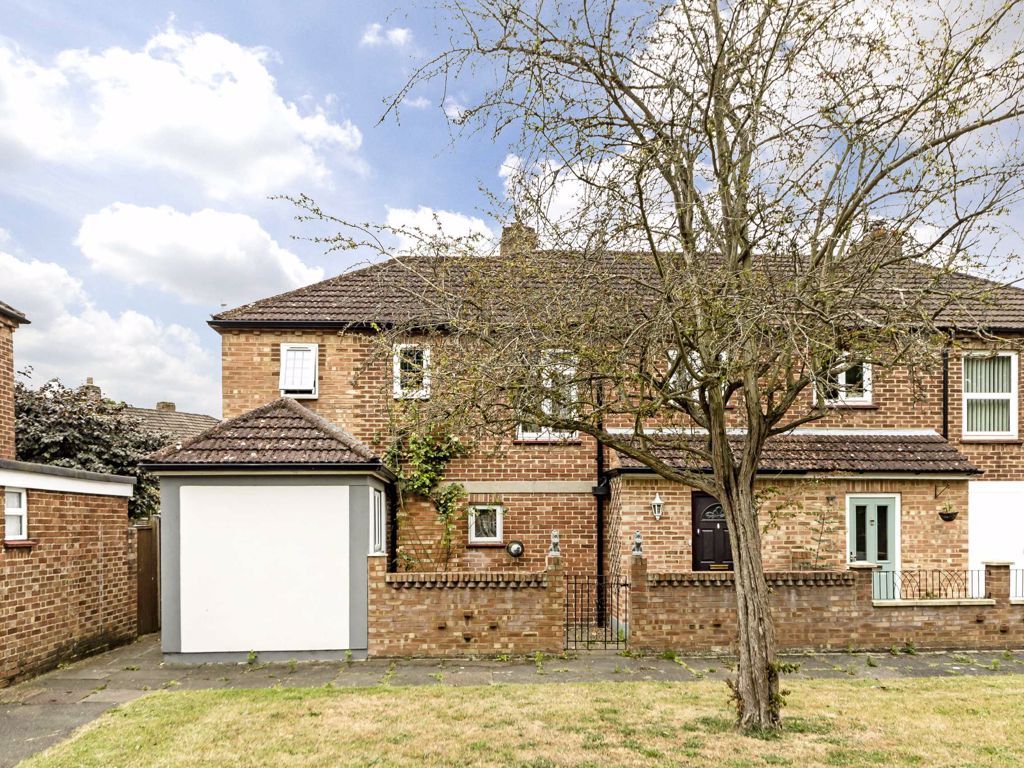 4 bed semidetached house for sale in Batavia Road, SunburyOnThames TW16 Zoopla