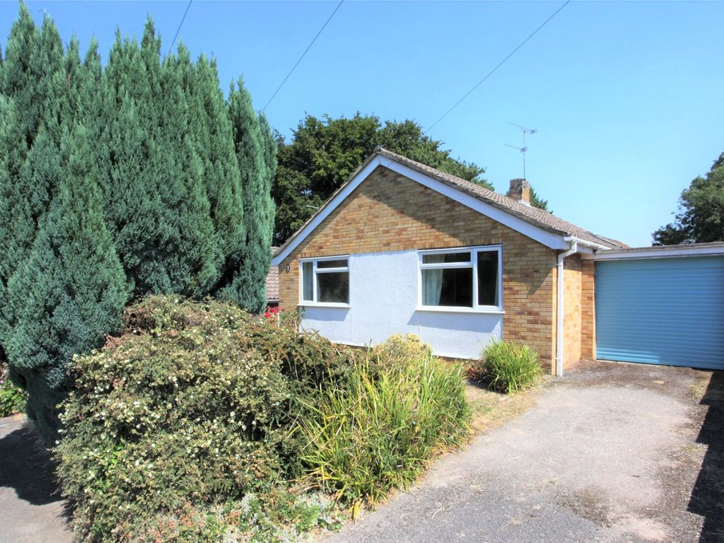 3 bed bungalow for sale in Blounts Court, Potterne, Devizes, Wiltshire