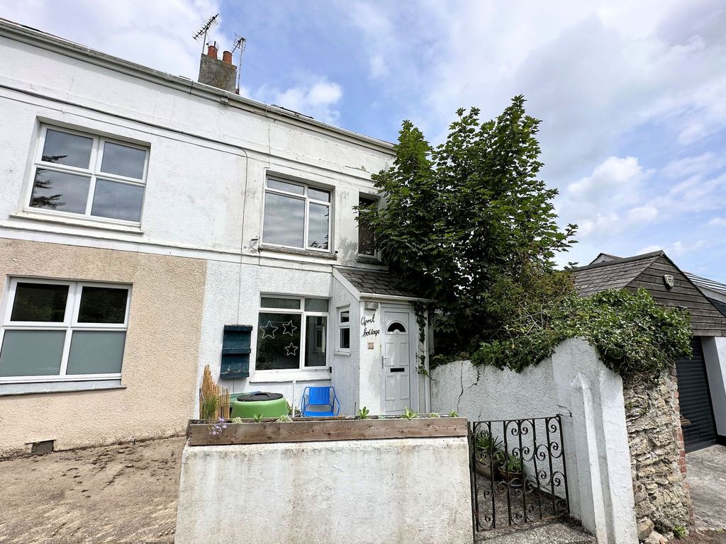3 bed semidetached house for sale in Bar Lane, Falmouth TR11, £360,000