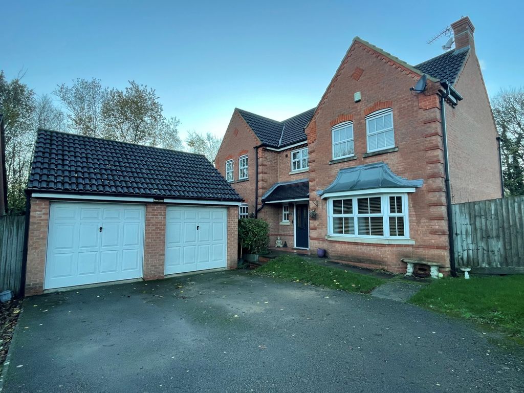 Aris Way, Buckingham MK18  