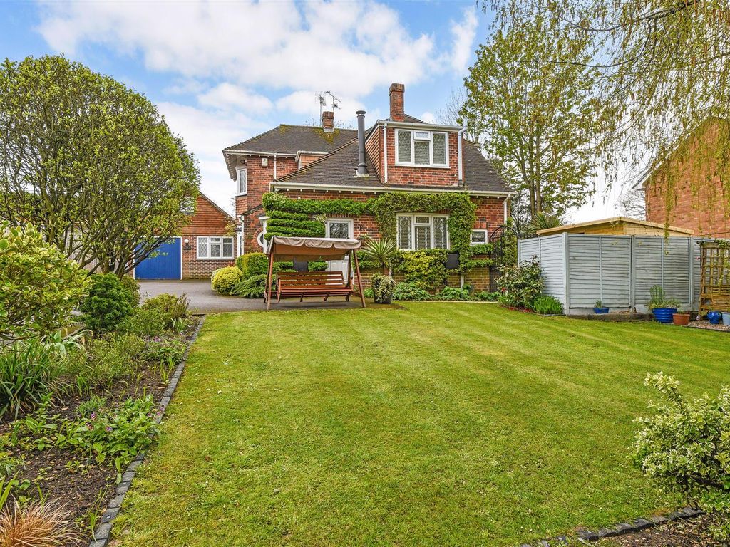 4 bed detached house for sale in Summerhill Road, Cowplain