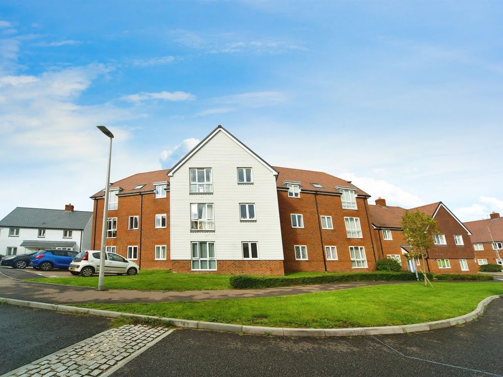 2 bed flat for sale in Yarrow Place, Stone Cross, Pevensey BN24, £