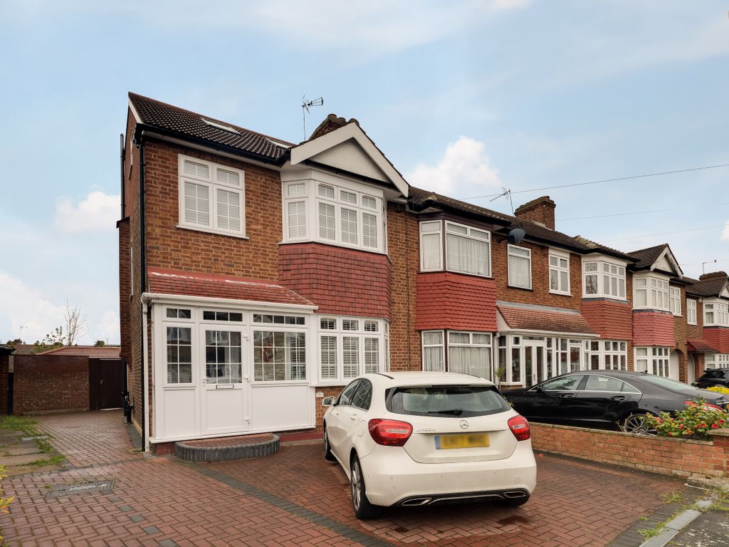4 bed end terrace house for sale in Lynmouth Avenue, Enfield, Greater