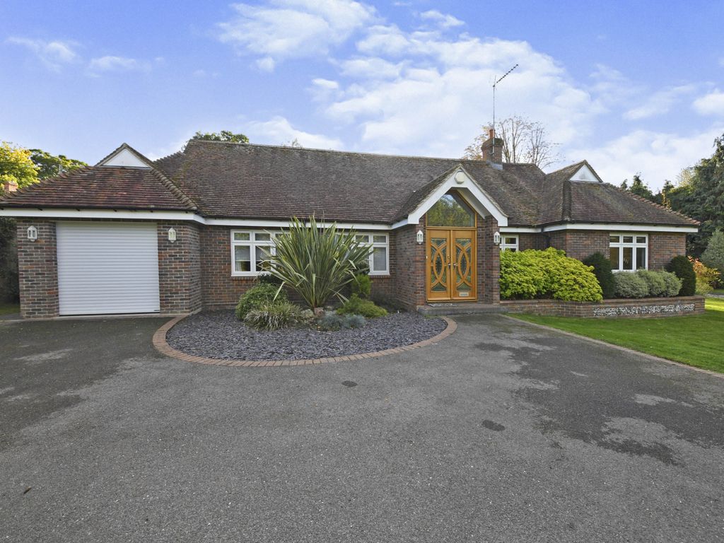 4 bed detached bungalow for sale in Pattison Close, Witham CM8 Zoopla