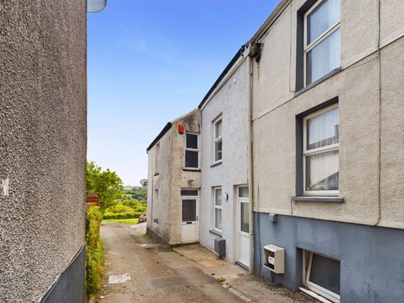 1 bed terraced house for sale in Priory Street, Carmarthen SA31, £