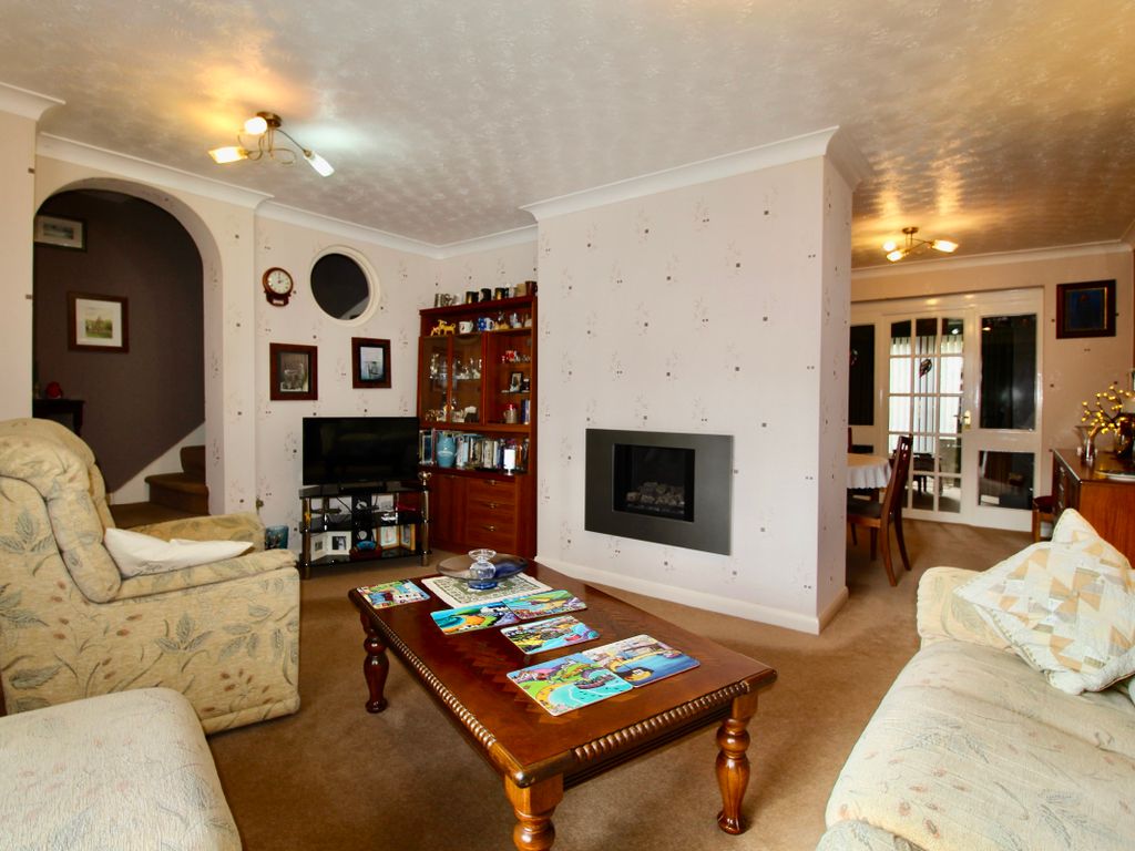 3 bed semidetached house for sale in Atherstone Avenue, Netherton
