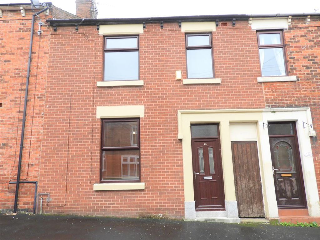 4 bed terraced house to rent in De Lacy Street, AshtonOnRibble
