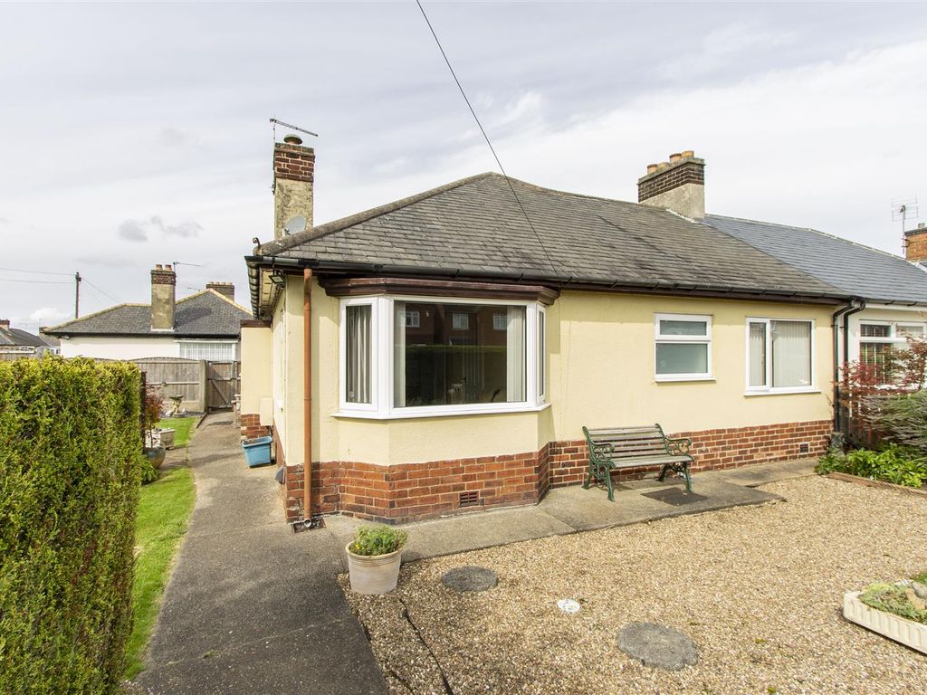 3 bed semidetached bungalow for sale in Mansfield Road, Bolsover
