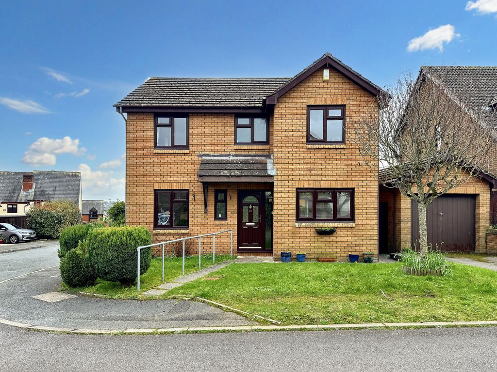 5 bed detached house for sale in Rydon Acres, Kingsteignton, Newton