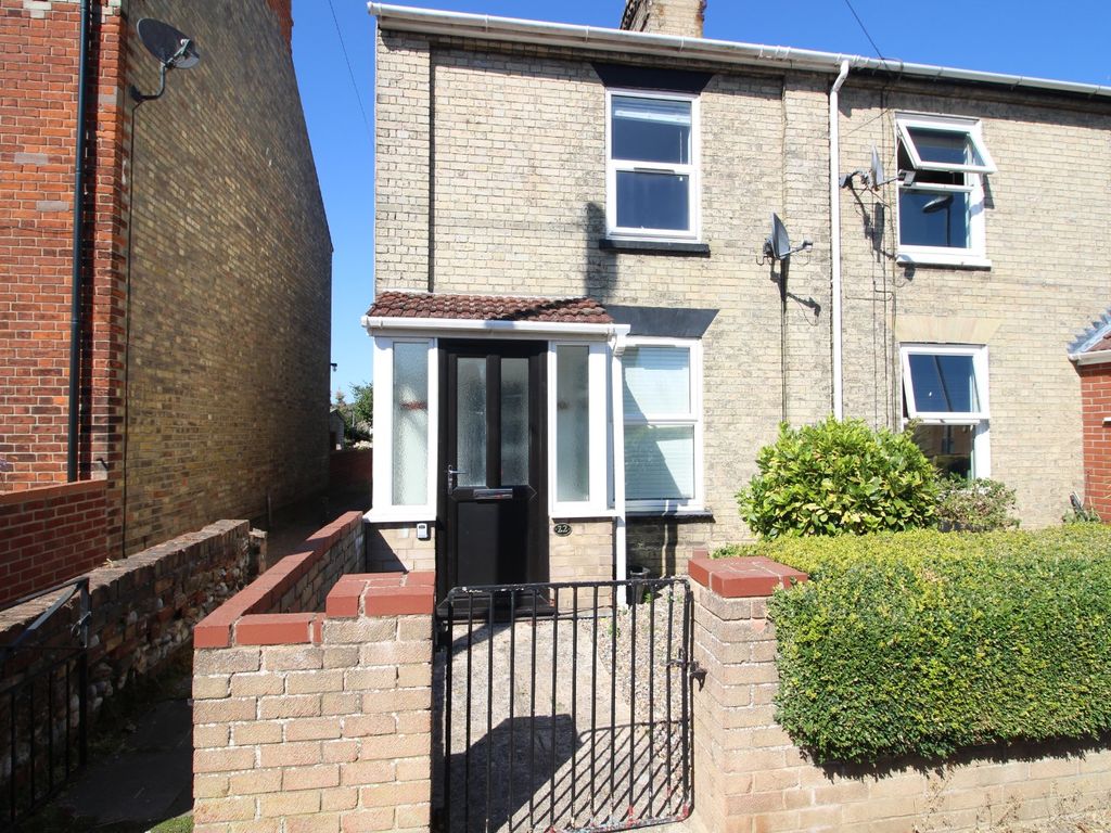 Semidetached house to rent in Stradbroke Road, Gorleston, Great