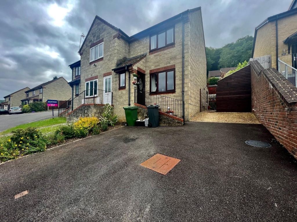 2 bed semidetached house for sale in Weavers Close, Dursley GL11 Zoopla