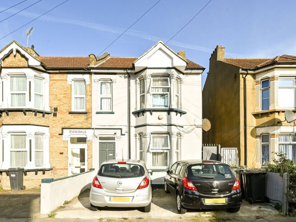 2 bed flat for sale in Bulstrode Road, Hounslow TW3 Zoopla