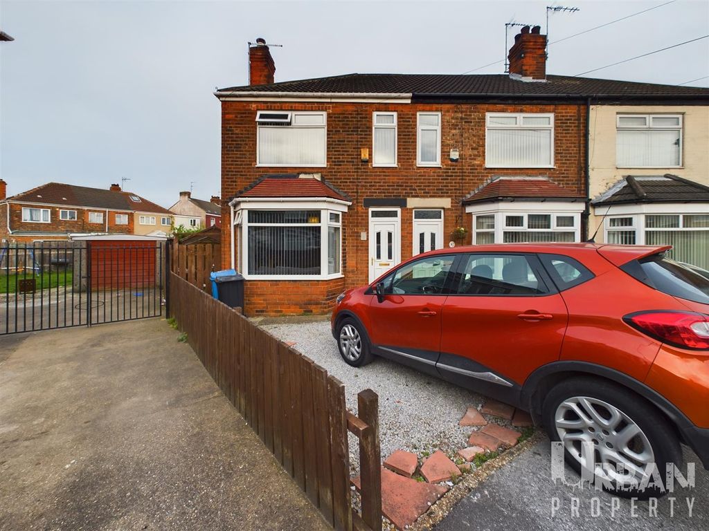 2 bed property for sale in Alston Avenue, Hull HU8, £110,000 Zoopla