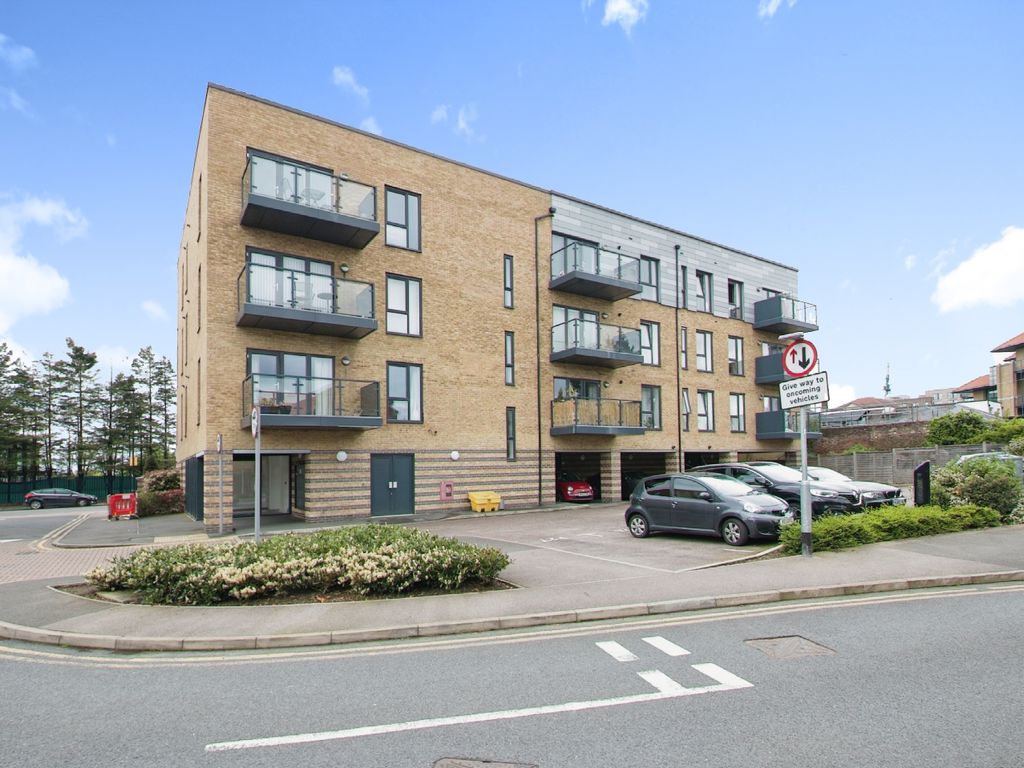 2 bed flat to rent in Sterling Road, Bexleyheath, Kent DA7 Zoopla