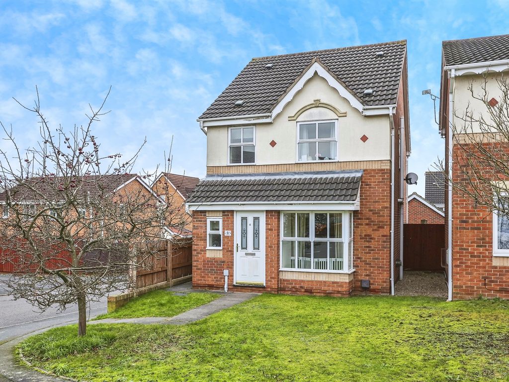 3 bed detached house for sale in Hartside Way, Heanor DE75, £220,000 Zoopla
