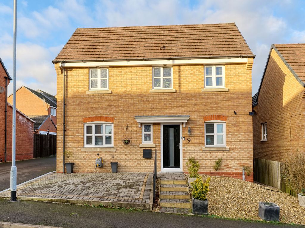 4 bed detached house for sale in Peacock Walk, Wolstanton, Newcastle