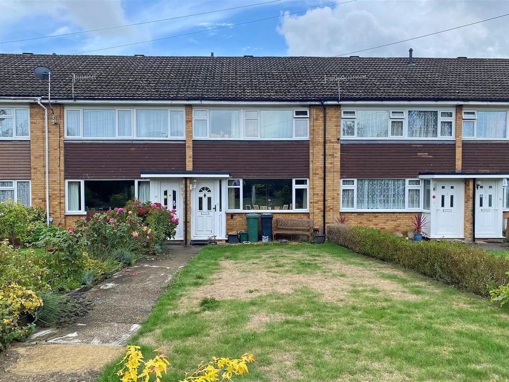 3 bed terraced house for sale in Ash Close, Merstham, Redhill RH1 Zoopla