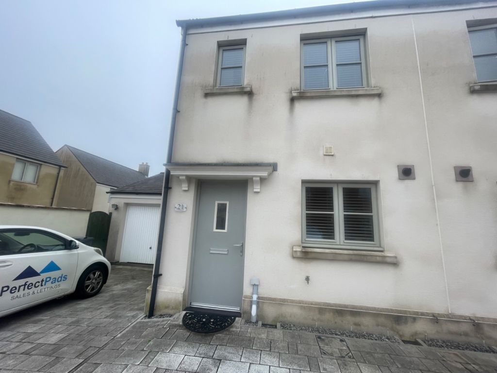2 bed semidetached house to rent in Lle Crymlyn, Llandarcy, Neath