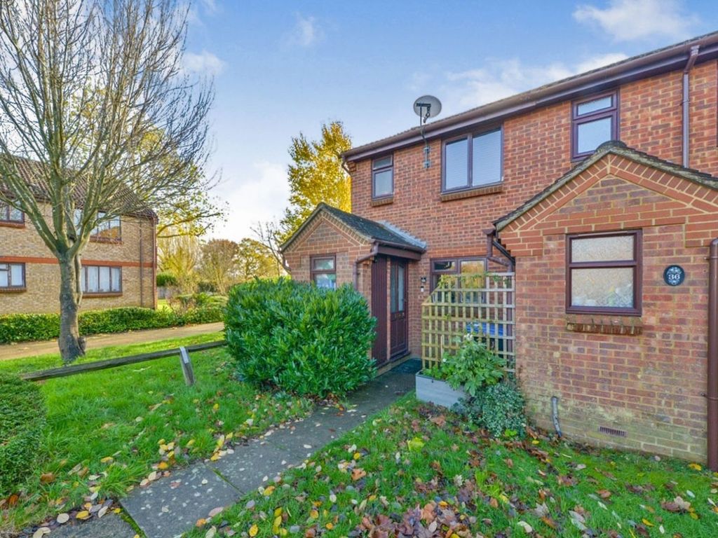 2 bed end terrace house for sale in Duncan Close, Welwyn Garden City