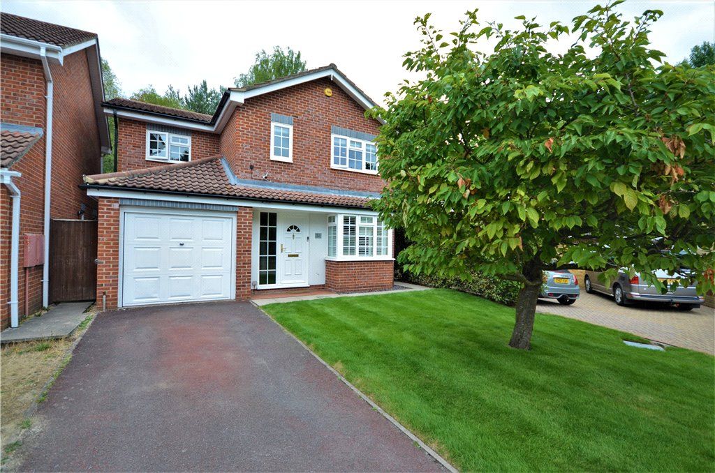 4 bed detached house for sale in Peggotty Place, Owlsmoor, Sandhurst