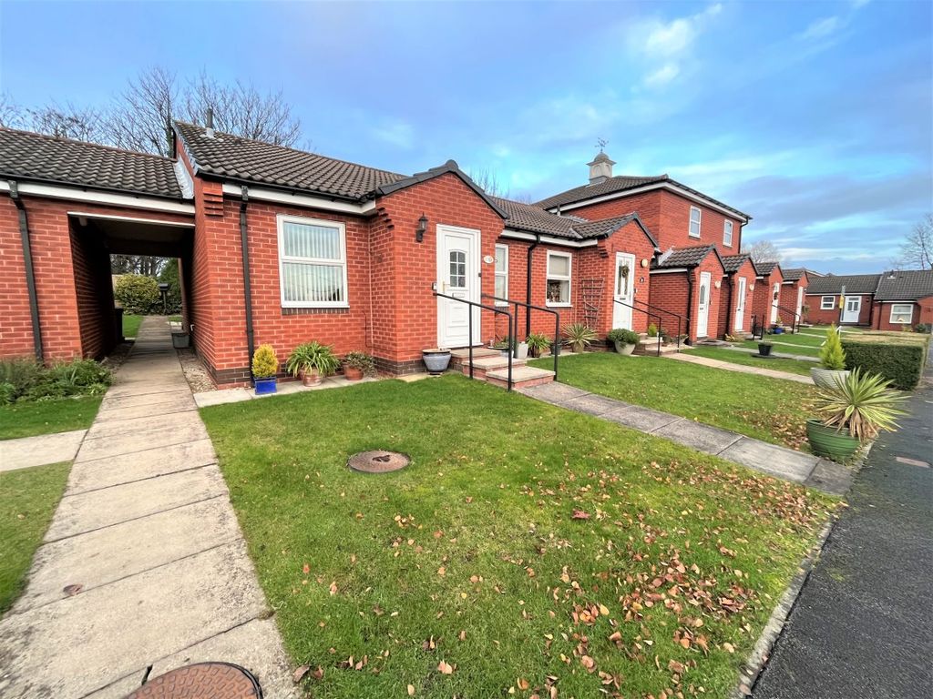 2 bed bungalow for sale in Holly Court, Outwood, Wakefield WF1 Zoopla