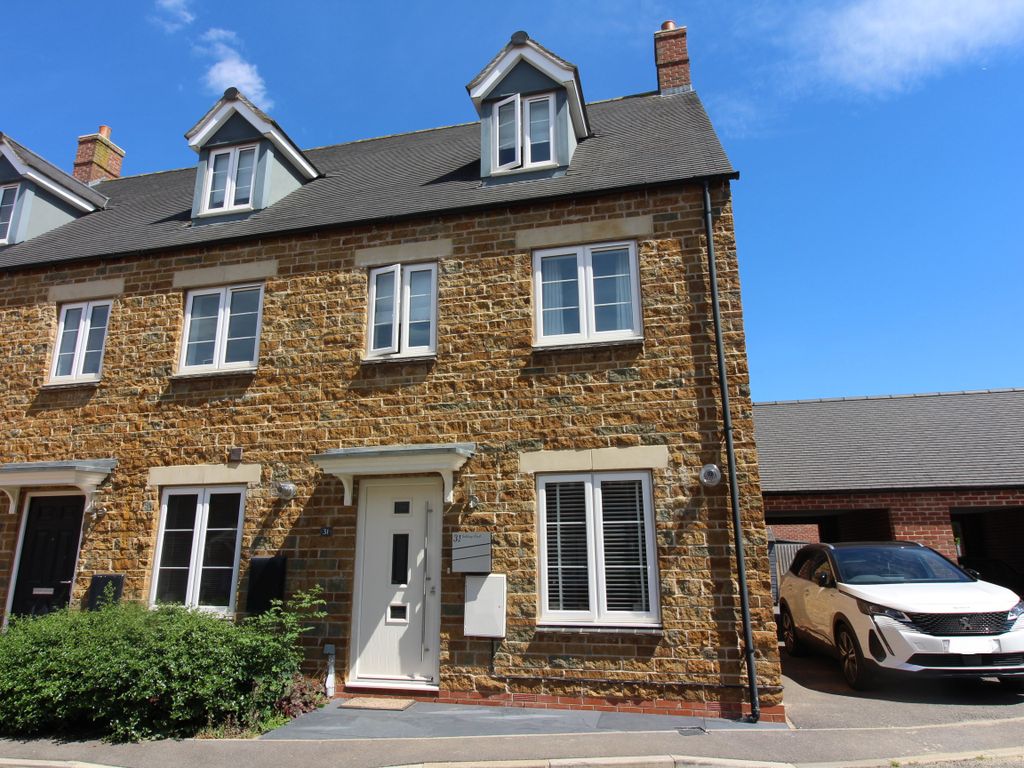 3 bed end terrace house for sale in Goldings Road, Hook Norton, Banbury