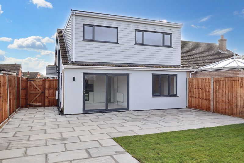 4 bed property to rent in Fordwich Road, Brightlingsea CO7, £1,450 pcm