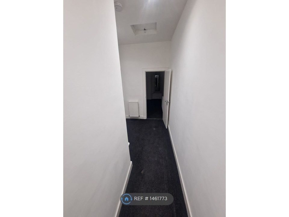 2 bed flat to rent in Russell Place, Kirkcaldy KY1 Zoopla