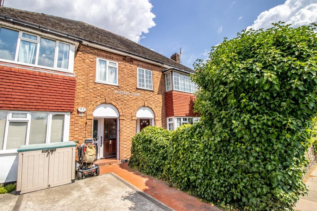 2 bed flat for sale in Royston Avenue, SouthendOnSea SS2 Zoopla