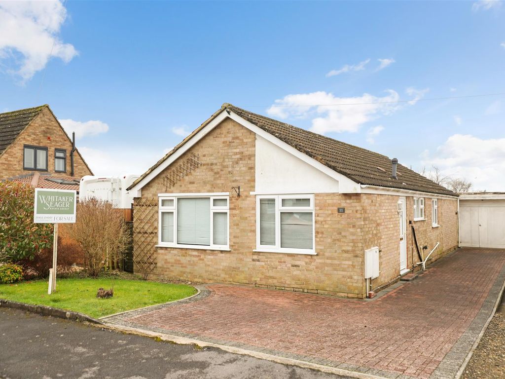 3 bed detached bungalow for sale in Down View, Chalford Hill, Stroud