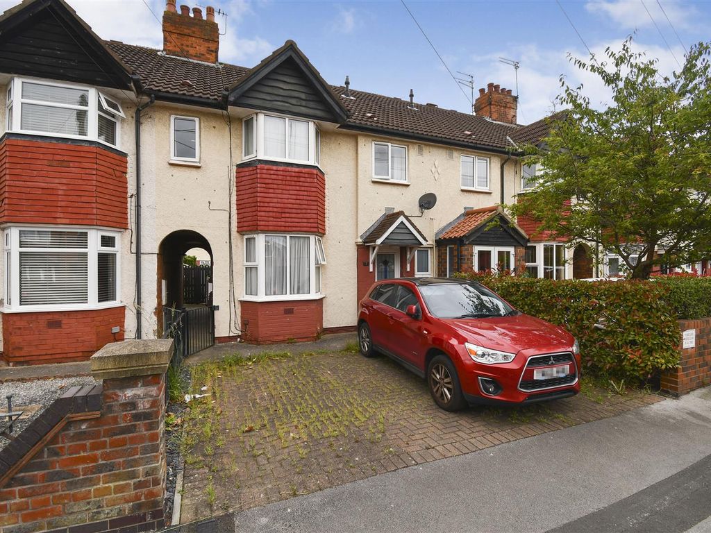 3 bed terraced house for sale in Aylesbury Grove, Hull HU5, £139,950