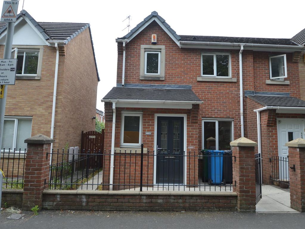 3 bed property to rent in Rolls Crescent, Hulme, Manchester M15 Zoopla