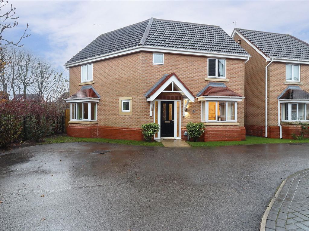 3 bed detached house for sale in Alder Close, Brough HU15, £285,000