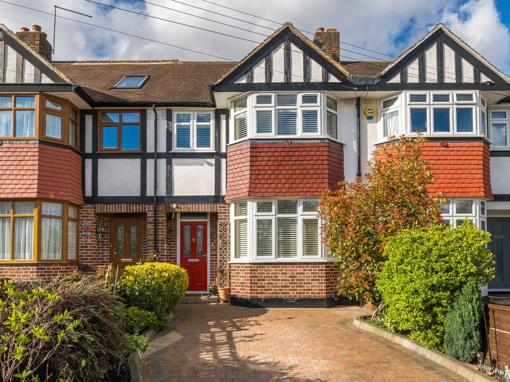 3 bed terraced house for sale in Pembury Avenue, Worcester Park KT4, £