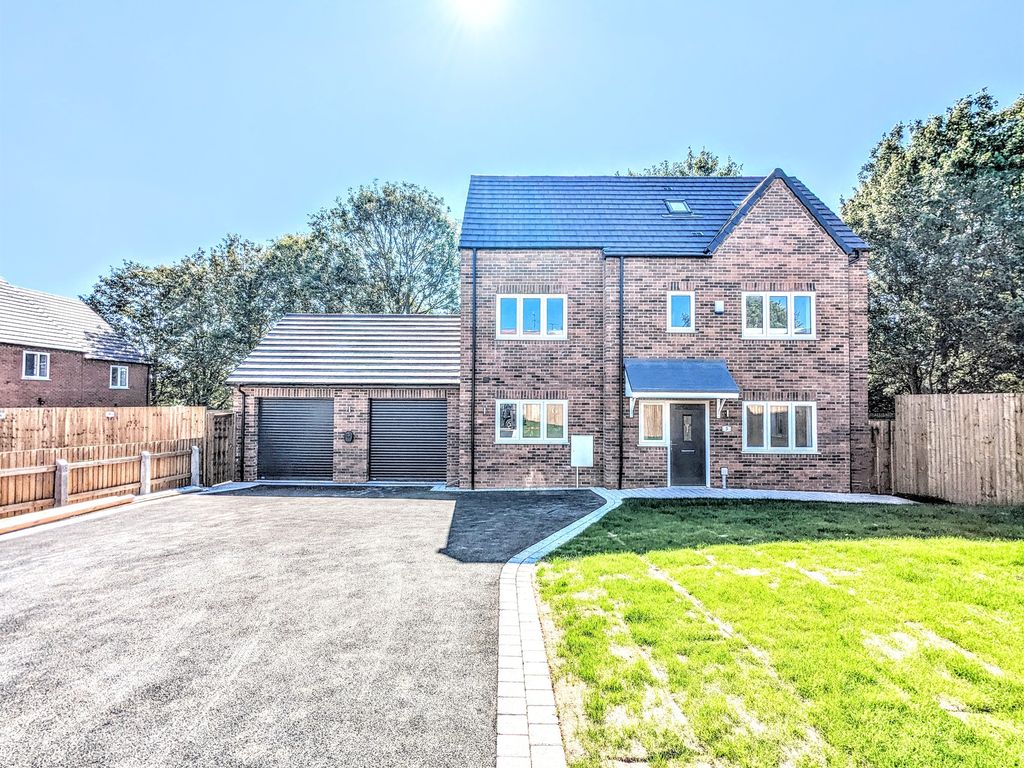 New home, 5 bed detached house for sale in Breedon Close, Kingsbury