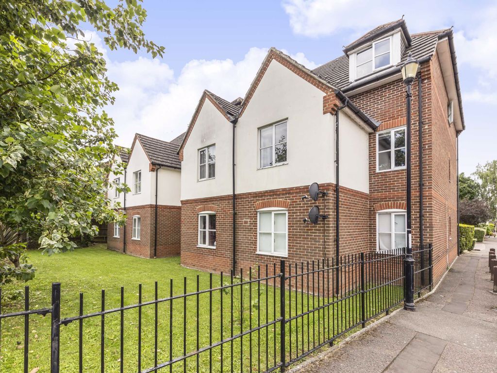 1 bed flat for sale in Langridge Mews, Hampton TW12 Zoopla
